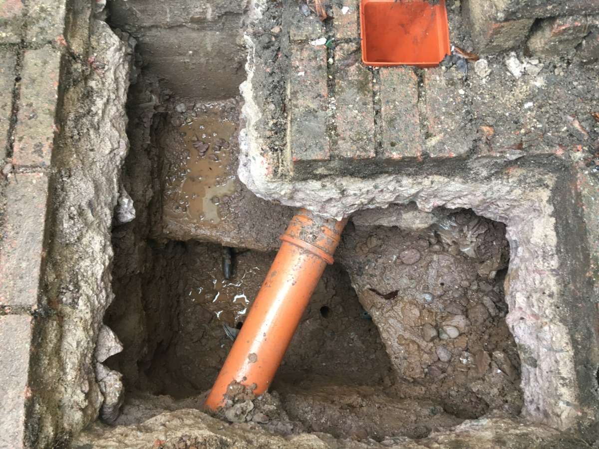 Hand probe in Trial Holes in Cork City (1)